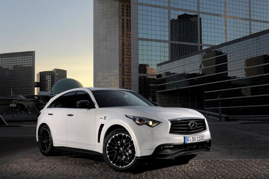  Infiniti FX50 S Sebastian Vettel Edition 2011 года  (фото 47 из 74)